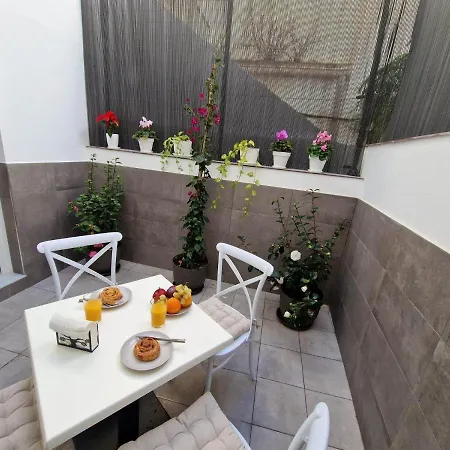 Francisco Cano Apartment *